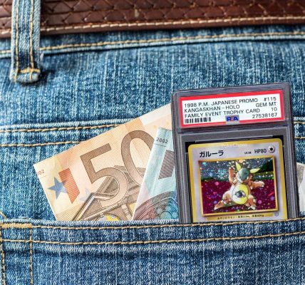 Si tu as cette carte Pokémon Kangourex dans la poche, tu peux arrêter de travailler